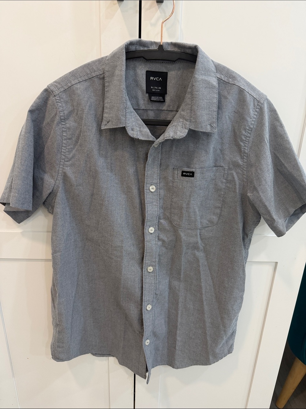 RVCA Boys Short Sleeve Button-Down Shirt in Gray Heather